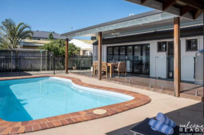 Pet Friendly family Home with Pool - Walk to Warana beach